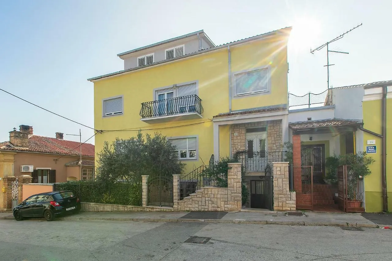 Polias Apartment Pula 0*,  Croatia
