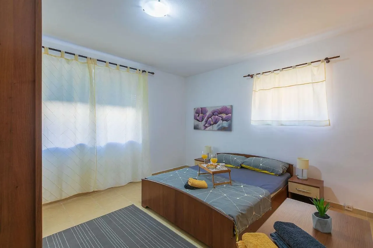 Polias Apartment Pula Croatia